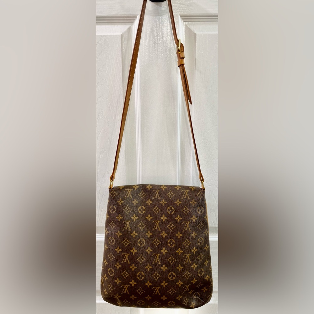 Authentic Louis Vuitton Monogram Musette GM Messenger Crossbody Bag - Picture 4 of 11